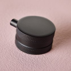 Scudo Concealed One Outlet Shower Valve with Matt Black Plate Scudo Concealed One Outlet Shower Valve with Matt Black Plate Knurled Handle